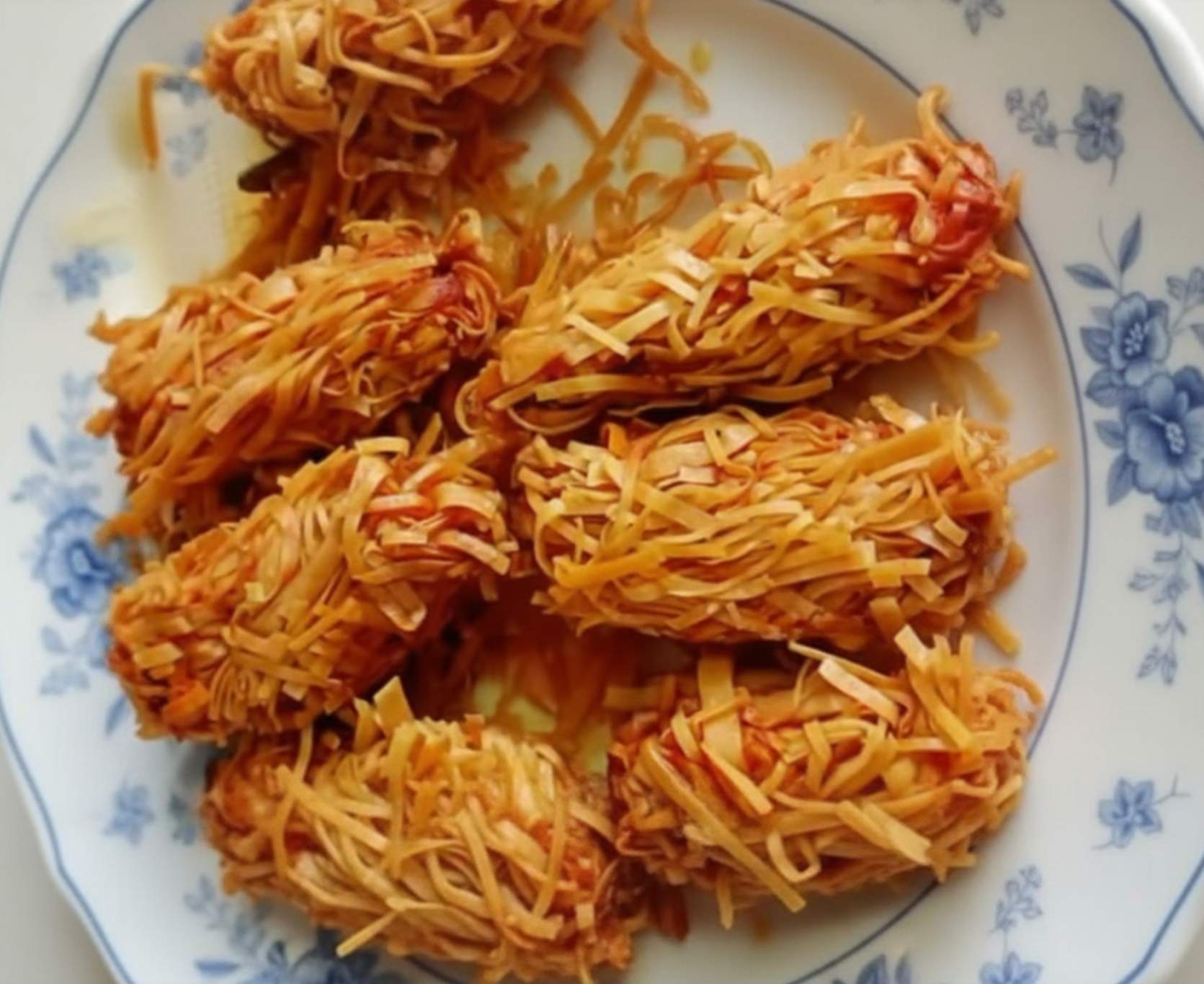 Crispy noodle rolls